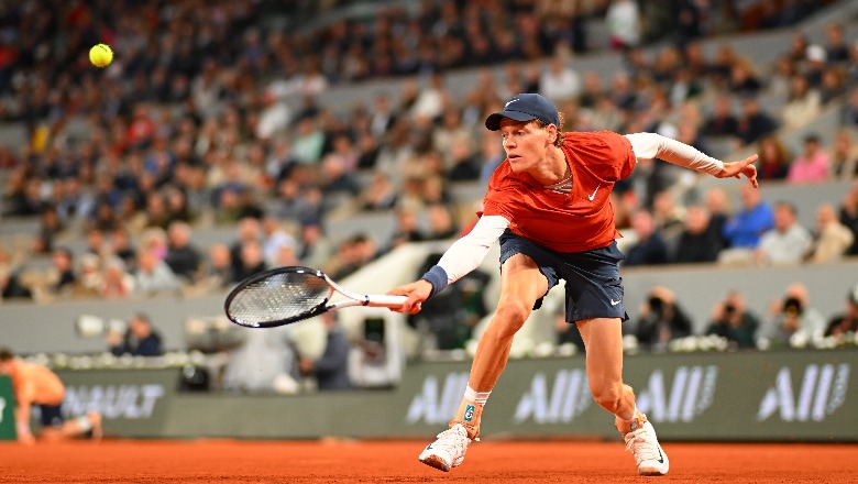 Roland Garros/ Jannik Sinner s'trembet nga Pavel Kotov, tenisti italian shkon në 1/8