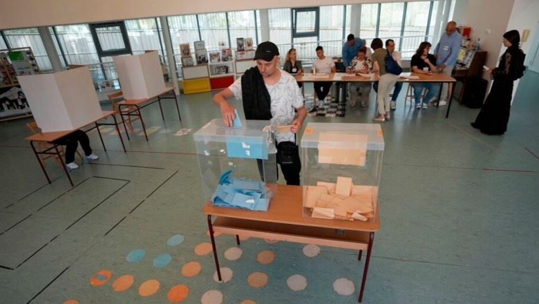 Përfundon votimi në zgjedhjet lokale në Serbi, raportohet për parregullsi