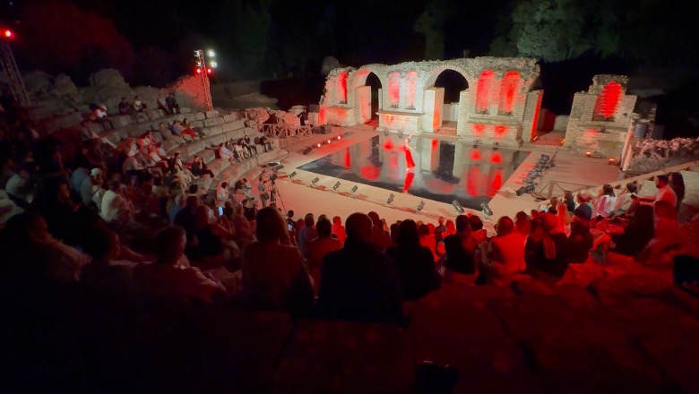 Java e Kulturës Italiane çelet me shfaqje klasike në Butrint! ‘Artemis Danza’ interpreton veprat e Puccinit në teatrin antik