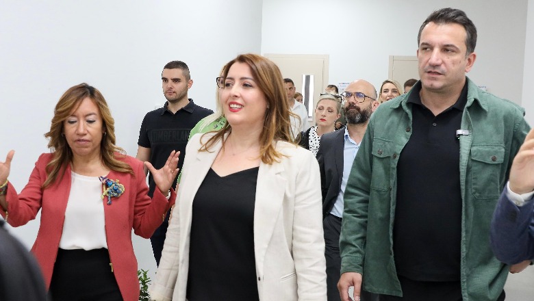 Rindërtohet shkolla 'Emin Duraku, Veliaj e Manastirliu: Kantiere ndërtimi 10 shkolla të reja në Tiranë e 40 në të gjithë vendin 