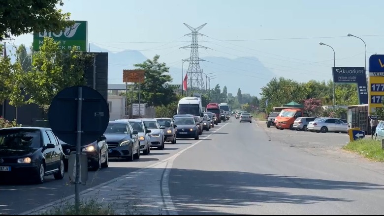  Fluks pushuesish nga Kosova në Shëngjin, trafik i rënduar në Milot - Lezhë