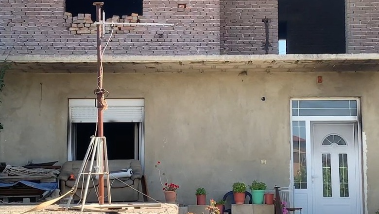 Pësoi djegie pasi flakët i ‘përpinë’ banesën, i moshuari ndërron jetë në spitalin e Korçës