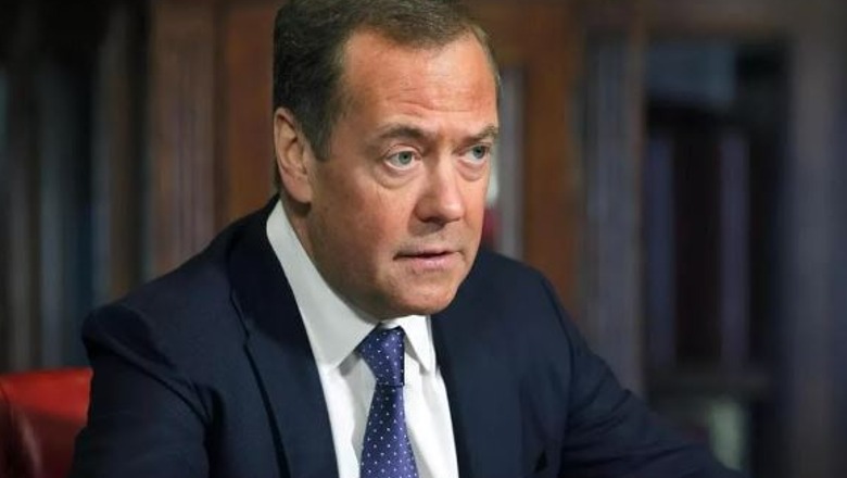 Medvedev: Ukraina qeveriset nga Shtetet e Bashkuara dhe NATO
