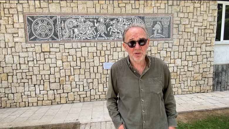 ‘Iliria’, mozaiku i veçantë në fasadën e Bashkisë së Pogradecit!  Vepër e artistit Anastas Kostandini