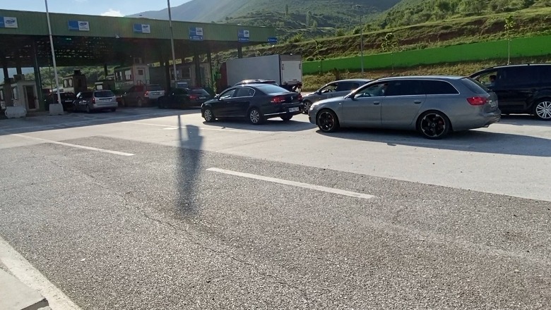 Hiqen kontrollet në të gjitha pikat kufitare me Kosovën veç pikës kufitare të Qafë Morinës