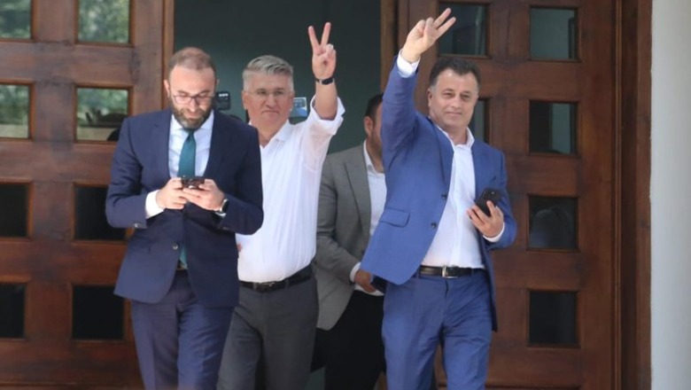 Ajo që ka ngelur nga ai grup kufomash politike, Sali Berishën meritojnë kryetar