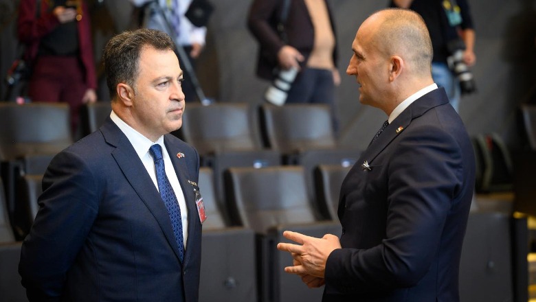 Ministri Peleshi në Ministerialin e NATO-s: Shtojmë investimet për mbrojtjen, brenda 2030 me produkte “Made in Albania” në tregun ndërkombëtar