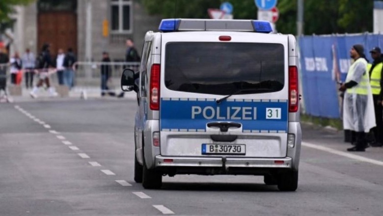 Po përgatiteshin për përleshje me shqiptarët, policia në Dortmund arreston 50 italianë me thika dhe kapuça para ndeshjes Itali - Shqipëri