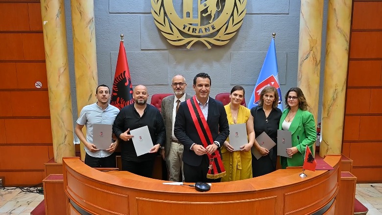 6 qytetarë marrin nënshtetësinë shqiptare, Veliaj: Bashkohemi në një skuadër me misionin për të çuar Shqipërinë përpara