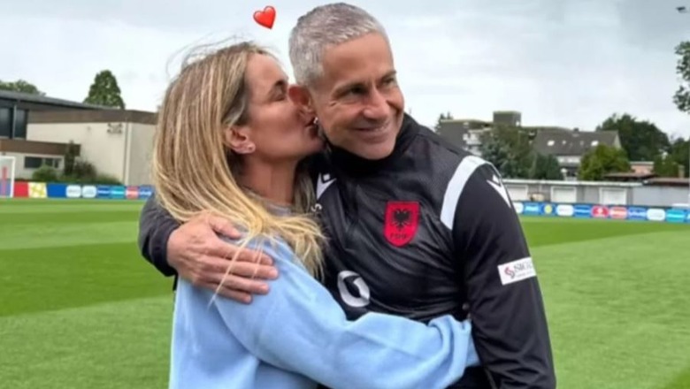 Foto/ Trajneri i Kombëtares surprizohet para ndeshjes me Kroacinë, ja veprimi romantik i bashkëshortes
