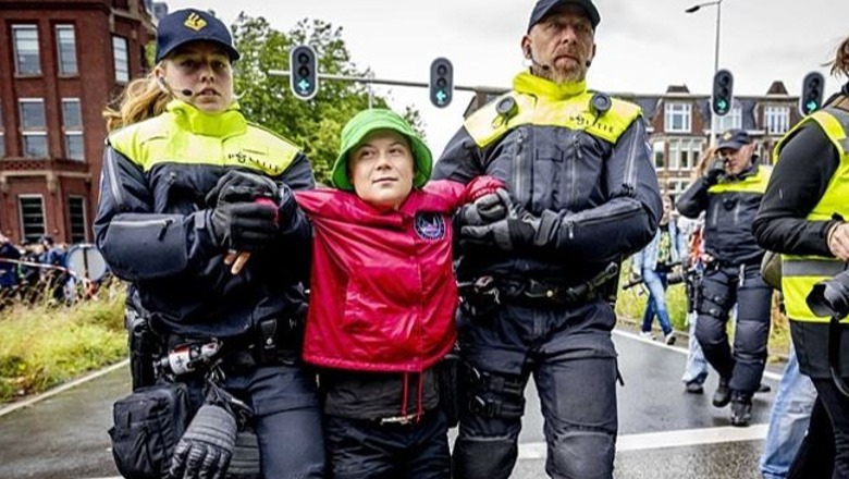 Arrestohet sërish aktivistja, Greta Thunberg në Holandë! Po merrte pjesë në një protestë për klimën (VIDEO)