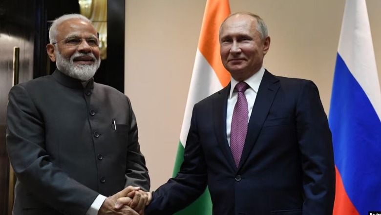 Kryeministri indian Narendra Modi drejt Moskës për të balancuar afrimin Rusi-Kinë