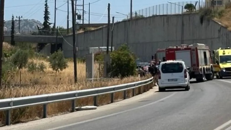 Greqi/ Makina e shqiptarit përplaset ‘kokë më kokë’ me një mjet tjetër, 2 të vdekur