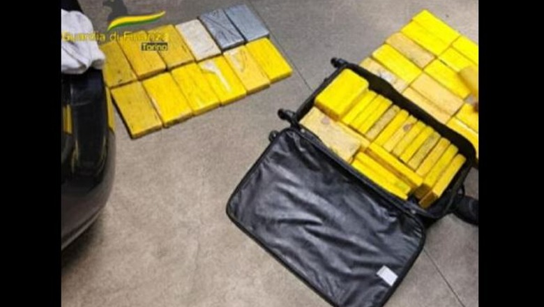 Arrestohet shqiptari në Itali, policia i gjen 80 kg kokainë të pastër