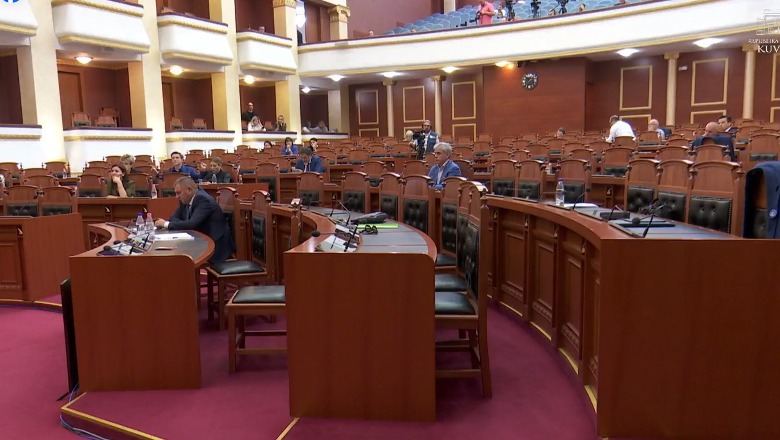 FOTO/ Kërkuan me ngulm debat, por opozita lë sallën bosh kur flitet për fondet e IPARD