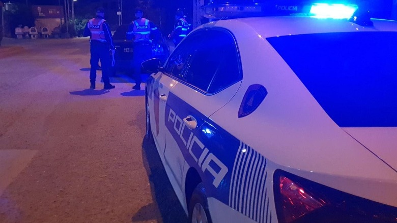 Përplasin Audin me Nissanin në Ksamil, 4 të rinjtë rrihen me njëri tjetrin, përfundojnë në polici   