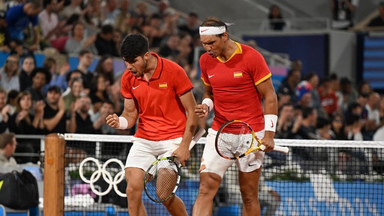 Paris 2024/ Rafael Nadal dhe Carlos Alcaraz, dyshja ikonike fitojnë në Lojërat Olimpike