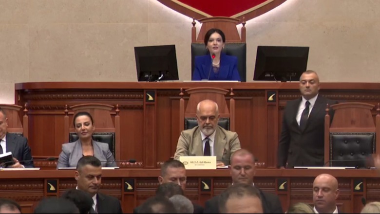 Elisa Spiropali flet si kryetare e Kuvendit, mesazh opozitës: ​​​​Nuk do më keni përballë por në krah, do jem vullnetmirë