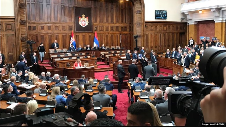 Kuvendi i Serbisë e miraton Deklaratën e “Kuvendit gjithëserb”