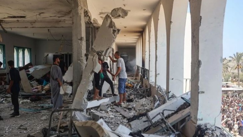 Izraeli bombardon shkollën ku strehoheshin eksponentë të Hamas, 10 të vdekur