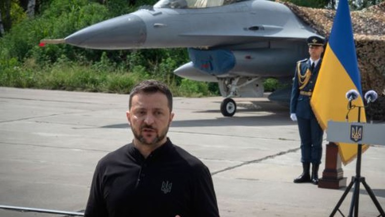 Ukraina ngre avionët luftarakë F-16 në fluturim, presidenti Zelensky: Moment historik, ne ia dolëm