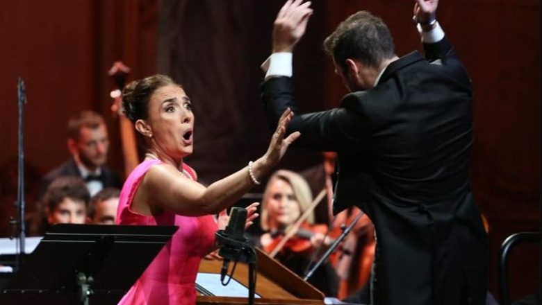 ‘Rikthimi i dallëndyshes’, koncert i Ermonela Jahos në Opera! Sopranoja 'ngre peshë' zemrat e publikut