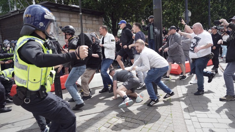 Mijëra policë në gatishmëri në Britaninë e Madhe, protestuesit paralajmërojnë përshkallëzim