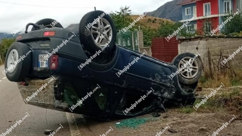 Kukës + Korçë/ Një i vdekur dhe 3 të plagosur në dy aksidente brenda orës! Vajza e mitur shpëton, vdes babai shofer! Përmbyset makina pas prerjes së rrugës nga ‘Benz”-i (VIDEO)