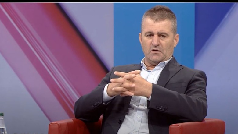 'Berisha po bën gafë', Ibsen Elezi: Aq pak njerëz para SPAK tregon se nuk e ka me vete opinionin publik! As ata aty nuk e besojnë kur e quan 'shpellë krimi'