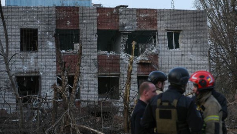 Rusia bombardon me dronë dhe raketa disa rajone, të paktën 2 të vrarë dhe 18 të plagosur! U godit edhe një shkollë