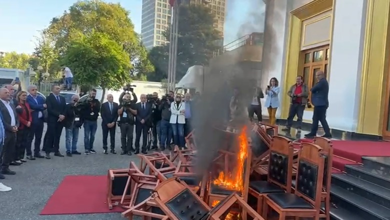 Kaosi në Kuvend, brenda 8 tetorit del fatura e dëmeve! Bardhi, Noka, Hoti dhe Nallbati, 4 deputetët e PD që paguajnë më shumë! U mbahet nga rroga