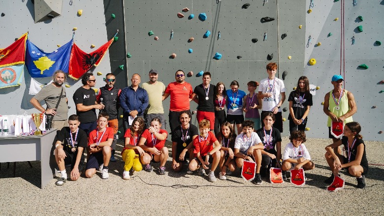 Kampionati ballkanik i kacavarjes, 108 sportistë garuan në Durrës! Kuqezinjtë shkëlqejnë tek U-14 dhe për të rritur