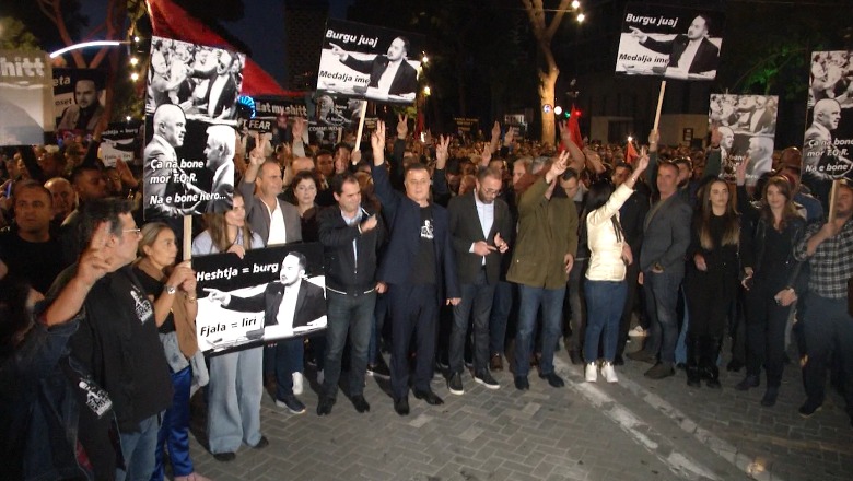 U përjashtua nga protesta e partisë së tij, Berisha: Greva e ngujime! Argita mungoi, Malltezi asnjë reagim në rrjete! Në terren vetëm Shkëlzeni