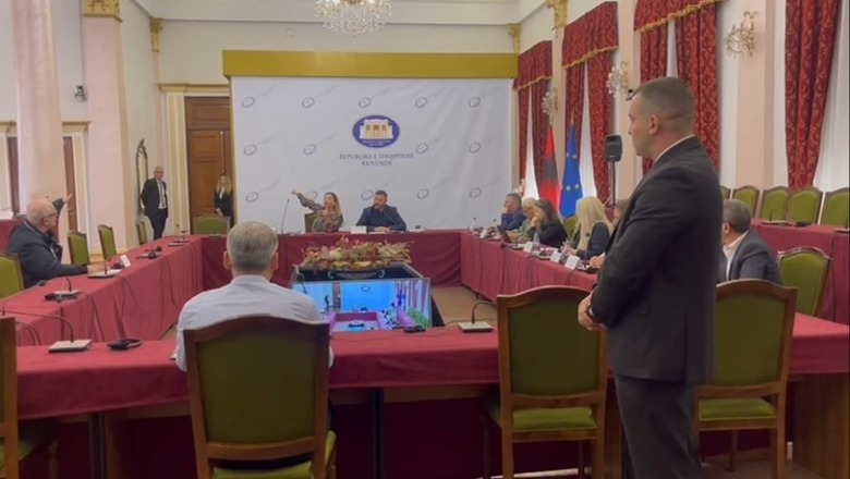 Debat i ashpër te Hetimori i Shëndetësisë, Vokshi: Garda nxirr dëshmitarin jashtë! Ndreca: Nuk është komision yt, po e marr në pyetje