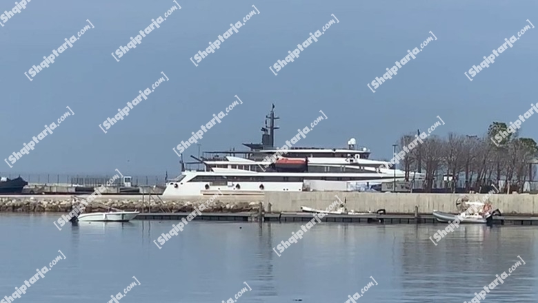 Vlorë/ Mbërrin në port kroçera ‘Variety Voyager’, 44 turistë nga vende të ndryshme në bord (Video)