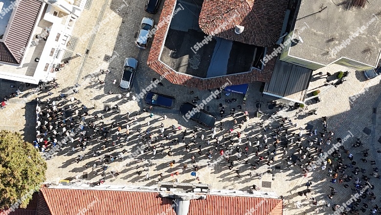 Opozita protestë marshim në Shkodër/ Report Tv sjell pamjet me dron, shikoni pjesëmarrjen