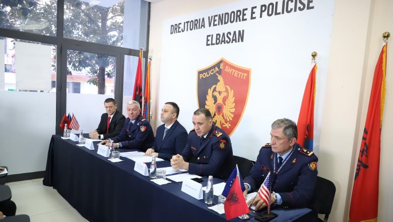 Prezantohen drejtuesit e rinj të policisë në Elbasan dhe Korçë, ministri Hoxha: Çmontim aktiviteteve dhe grupeve kriminale