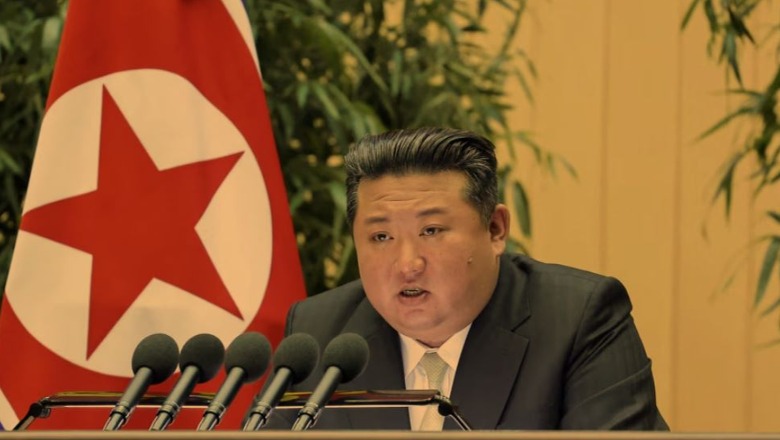 Kim Jong Un kërkon zgjerimin e forcave bërthamore të Koresë së Veriut