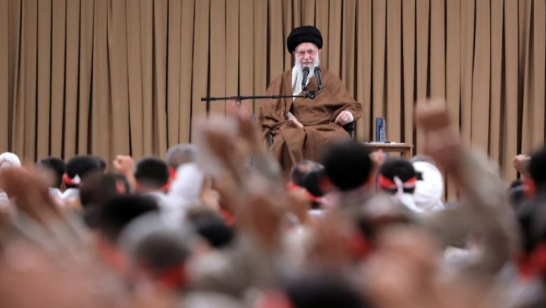 Lufta/ Lideri Suprem i Iranit s’kënaqet vetëm me urdhrin e arrestit, Khamenei: Netanyahu dhe ministri i tij duhet të dënohen me vdekje, kanë bërë krime lufte