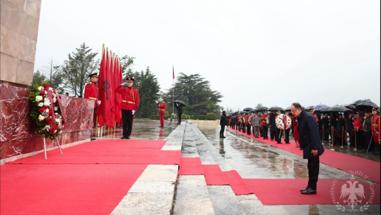 'Sakrifica e tyre është amaneti ynë', presidenti Begaj uron për 80-vjetorin e Çlirimit: Shqipëria u reshtua në anën e duhur të historisë