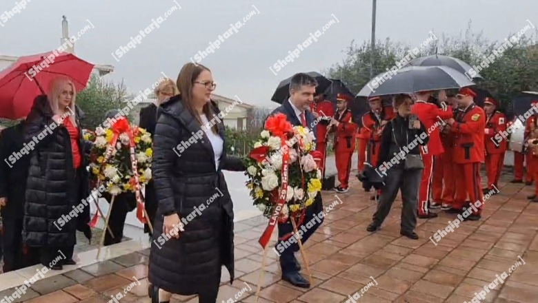 80-vjetori i Çlirimit, kremtime në Fier te Varreza e Dëshmorëve! Opozita nuk merr pjesë