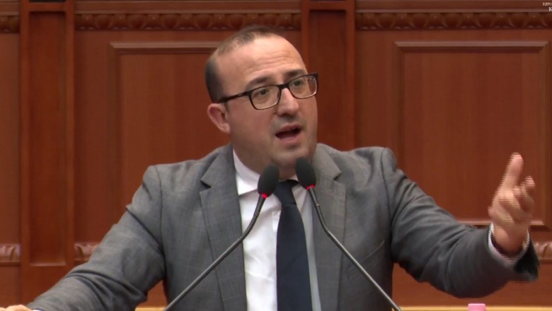 Saimir Korreshi: Mjekët nuk kanë doreza! Spitalet nuk kanë drita, shkojnë me blic celulari në 'qenef'