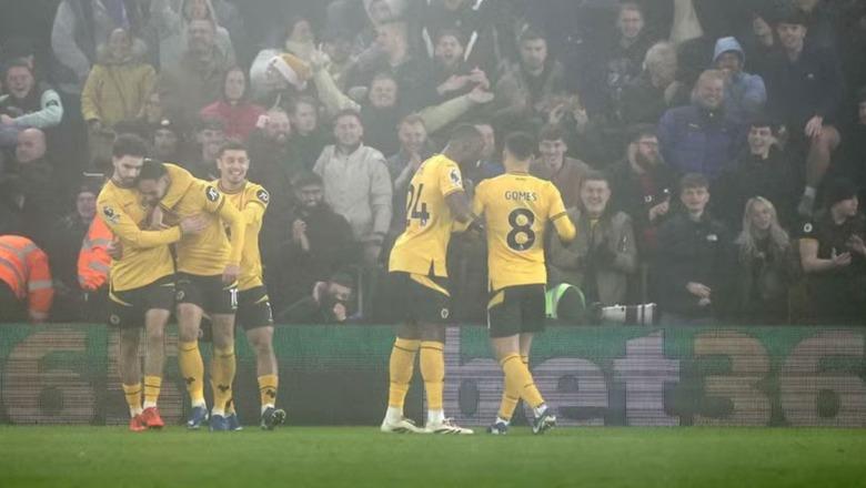 VIDEO/ 'Ujku mjegull do', Wolves mposhtin 2-0 Man. United! 'Djajtë' në krizë