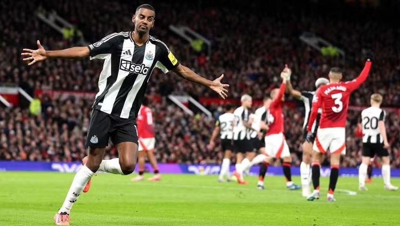 VIDEO/ Newcastle 'fundos' Man. United, trimfon 0-2 në 'Old Trafford'