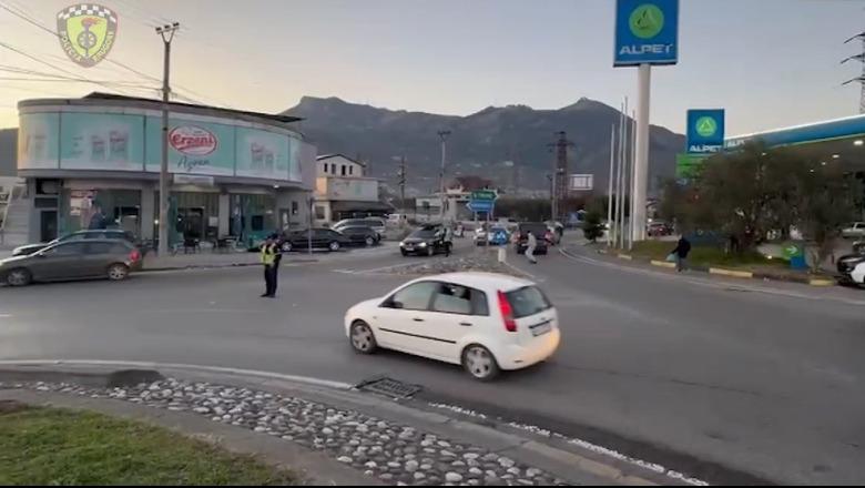 Menaxhimi i trafikut, Policia Rrugore e Elbasanit apel për drejtuesit e makinave: Mos kryeni parakalime të gabuara