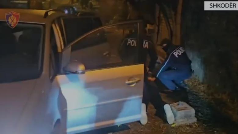 Shkodër/ Grabiti me armë dy vëllezër dhe më pas i shantazhoi që t’i jepnin 20 mijë lekë, arrestohet 32-vjeçari! Momenti i arrestimit (VIDEO)