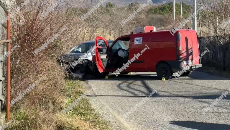 Lezhë/ Makina humb kontrollin dhe përplaset me furgonin, plagoset njëri prej shoferëve  