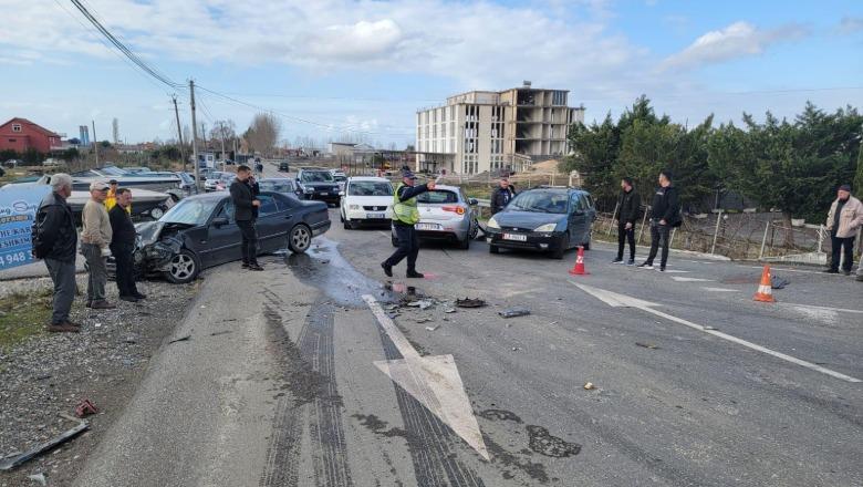 Aksident pranë mbikalimit të Patokut, përplasen dy mjete! Dy persona dërgohen në spital