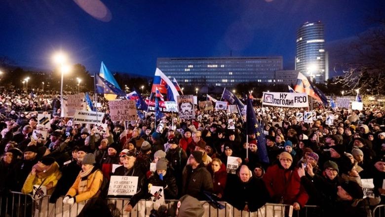 Protesta në Sllovaki kundër raporteve më të ngushta me Rusinë