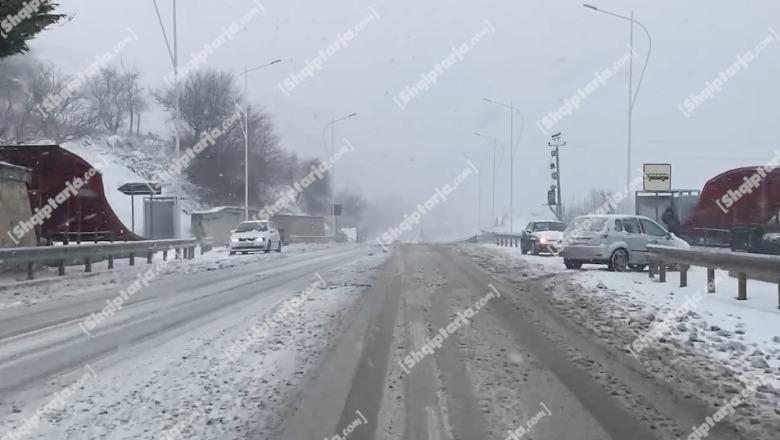 Moti i Keq/ Bypass- Qafë Murrizi, Fushë Arrëz - Iballë e pakalueshme, Qafë Thanë - Librazh i vështirë për kamionët! Policia apelon për kujdes